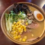 味噌らーめん＋ぜんぶのせ(古民家らーめん春友流)