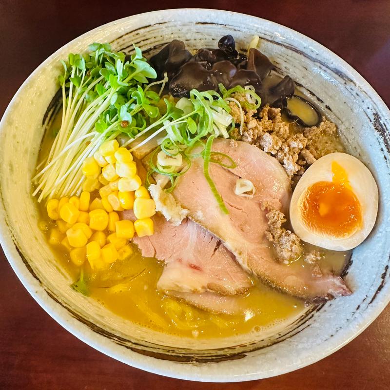 味噌ラーメン大盛り＋全部のせ(古民家らーめん春友流)