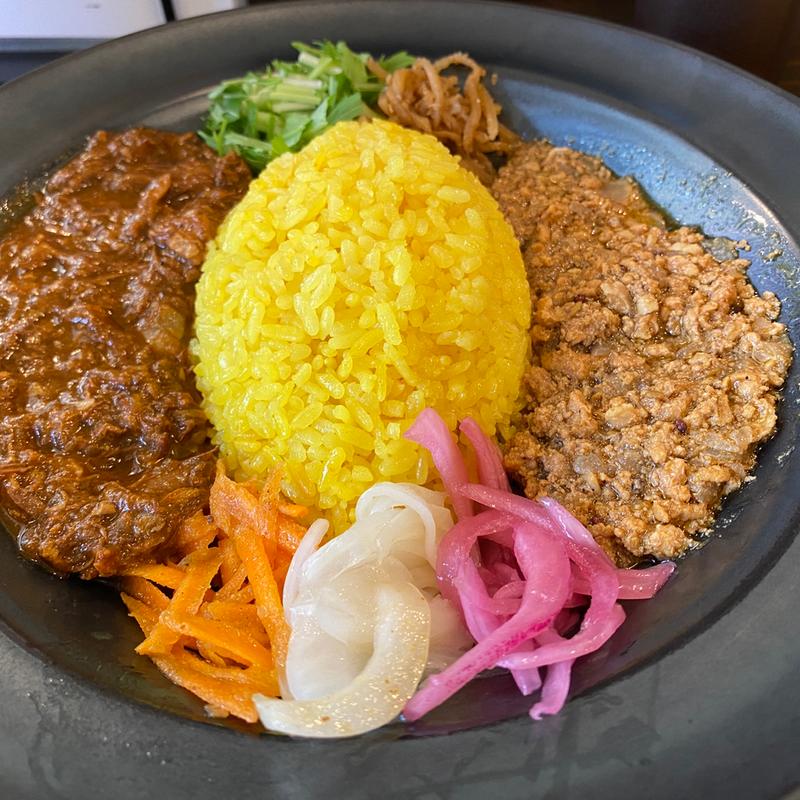 あいがけカレー(バル食堂 COZY)