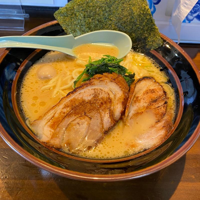醤油ラーメン(横濱家系ラーメン たくみ家 加須店)