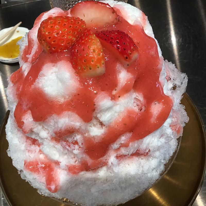 生イチゴかき氷(スイーツ×かき氷 カモメ氷菓店 関内)