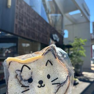 ネコ食パン