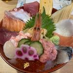 近江町海鮮丼(近江町海鮮 丼家ひら井 いちば館店)
