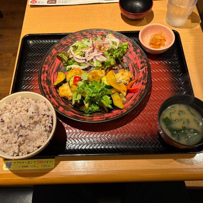鱧と夏野菜のエスニック甘酢ソース(大戸屋ごはん処 赤羽駅東口店)