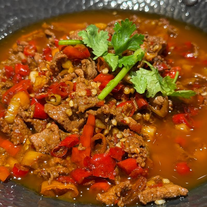 【湖南風】 牛肉と赤唐辛子の辛炒め(味上湖南菜館(ウィシャンコナンサイカン))
