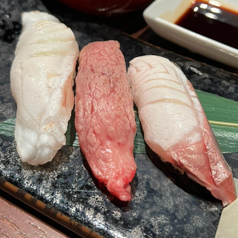 炙り寿司　真鯛　あか牛　縞鯵(天使の梯子 （テンシノハシゴ）)