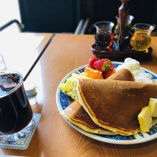 フルーツパンケーキ