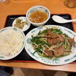 ニラレバ炒め定食