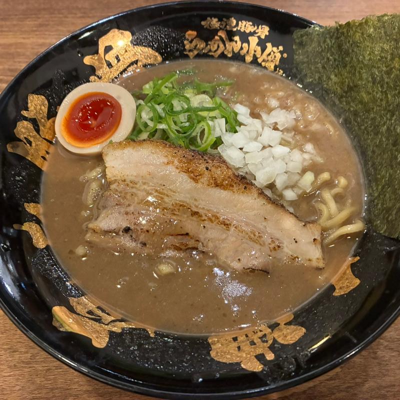 小僧らーめん(極濃豚骨 らーめん小僧)