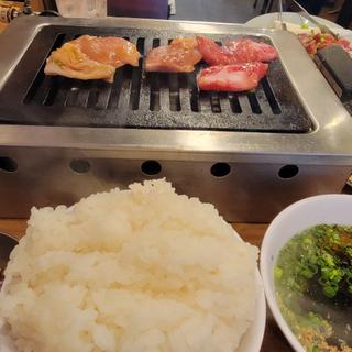 名物！ふたごの焼肉定食