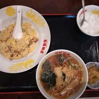 ランチ（五目チャーハン＋半ラーメン）