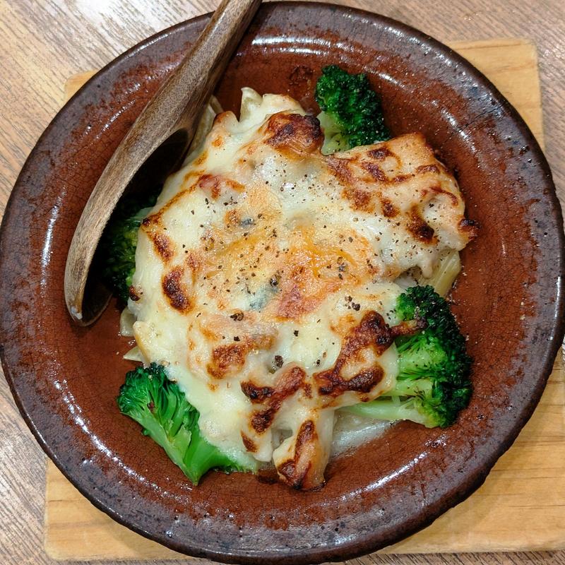 ゴルゴンゾーラソースの鶏とペンネのオーブン焼き(炉地BAR 八兵衛)