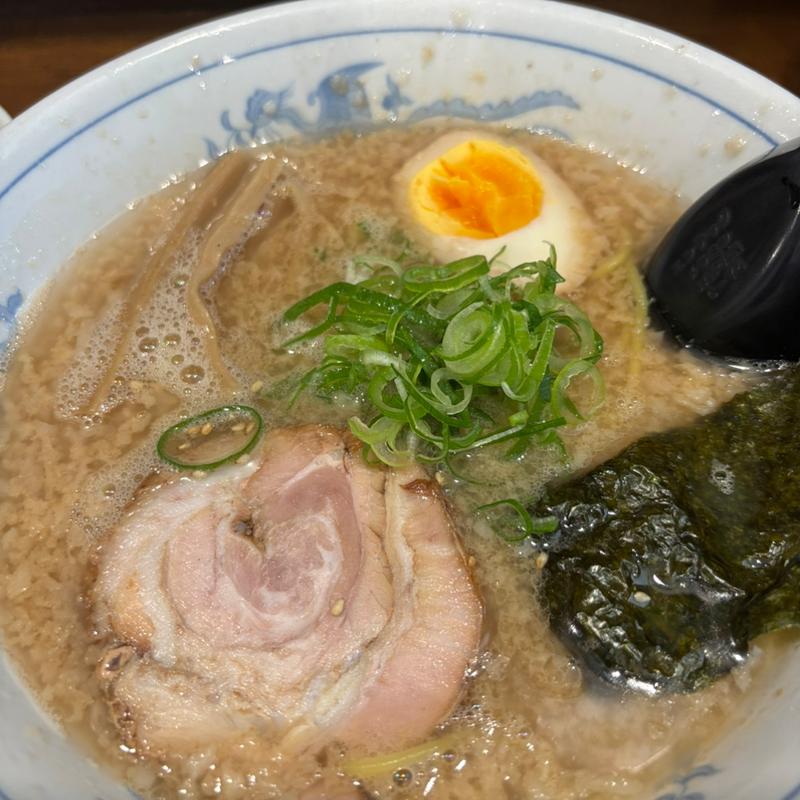 背脂醤油ラーメン(ラーメンぶーけ)
