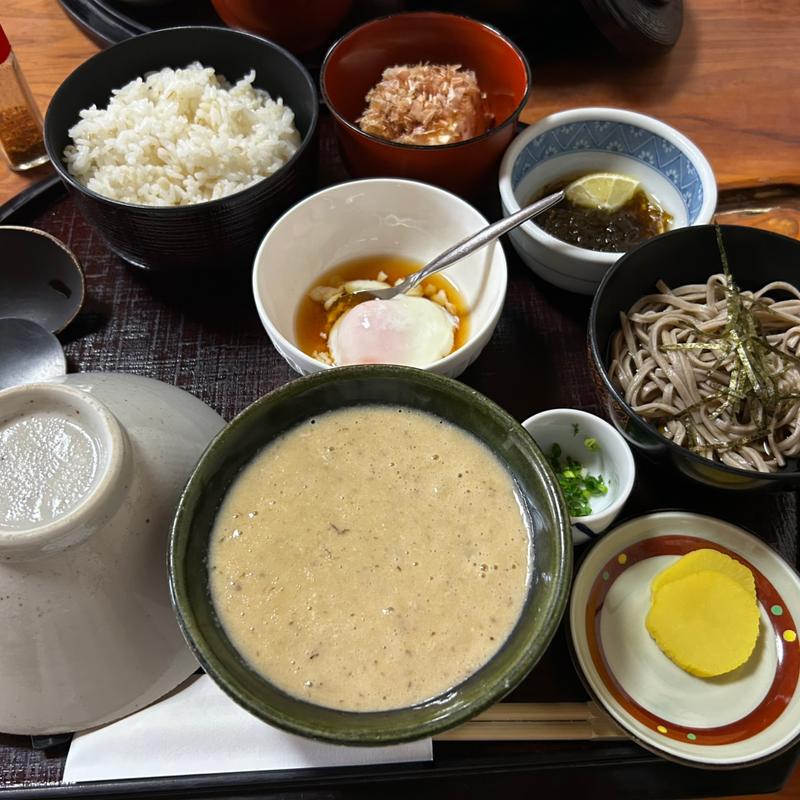 とろろ定食(渓月 )