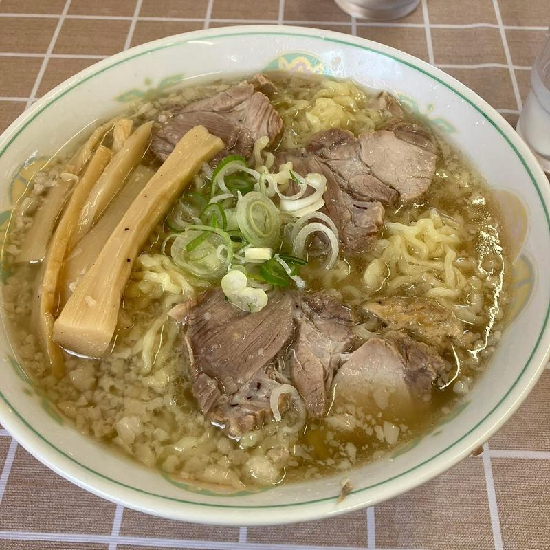 塩中華そば 大 こってり背脂トッピング(中華そば 奥)