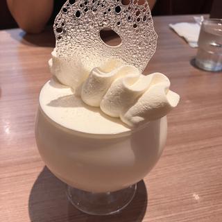 白いパフェ
