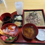 海鮮丼とざるそばランチ