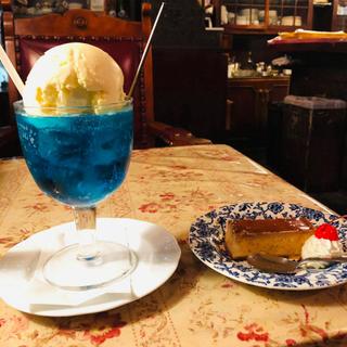 クリームソーダ ラピスラズリ プリン