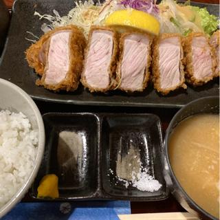 ロースカツ定食