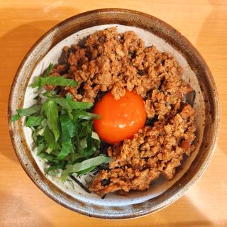 鶏そぼろ濃厚卵のせ御飯