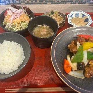 昔ながらの酢豚定食