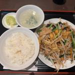 肉玉子キクラゲ野菜醤油炒め定食(龍驤)