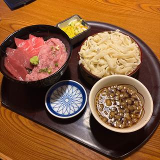 ミニまぐろ3色丼小うどんセット(海山亭いっちょう 北本店 )