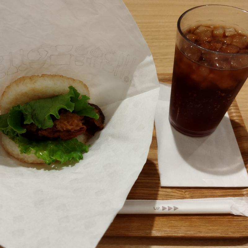 モスライスバーガー焼肉、ウーロン茶(モスバーガー 亀有北口店)