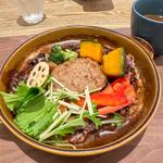 お野菜たっぷり黒カレーのハンバーグドリア