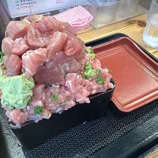 オモウマグロ重
