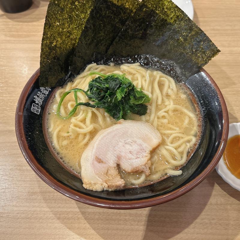 (横浜家系ラーメン 大黒家 甲府南店)