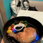 燃える！骨付き鶏もも肉のロースト