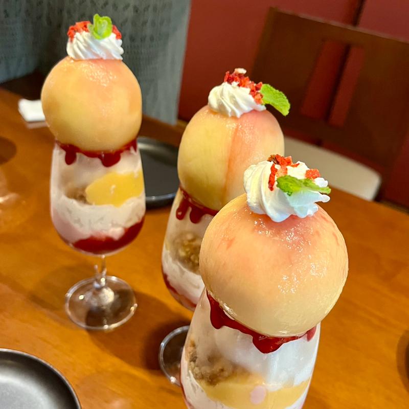 桃パフェ(café lily(糸島カフェ リリー))