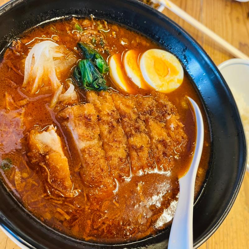 カツカレーラーメン ちびライス付(福間ラーメン　ろくでなし )