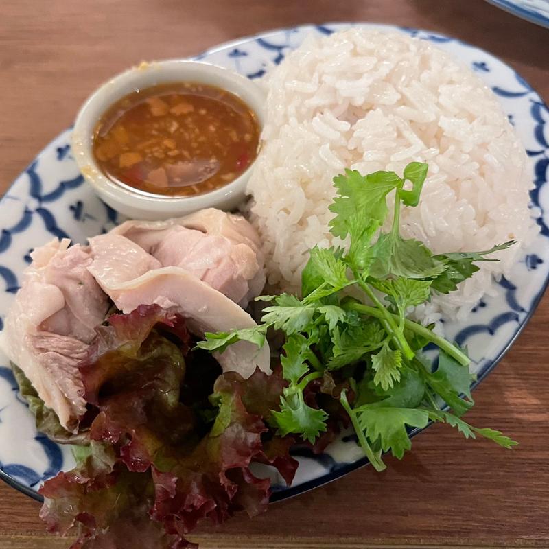 ガパオ炒めご飯&カオマンガイ(タイ食堂バンガオ)