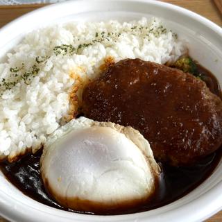 グレイビーソースとビーフハンバーグのロコモコ