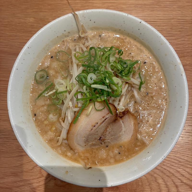 アグー豚背脂の北海道味噌ラーメン(らぁめん 味鶏)