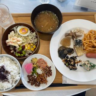 朝食ビュッフェ