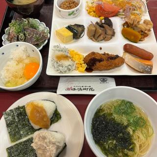 朝食ビュッフェ