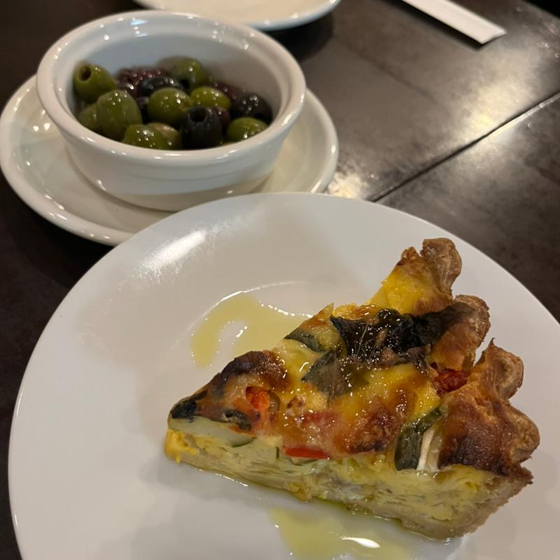 フレッシュトマトとフレッシュモッツァレラのパスタ(ビストロ グルナッシュ （B'stro Grenache）)