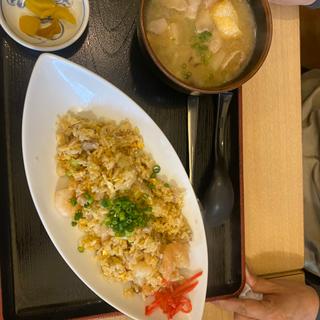 エビ炒飯と豚汁