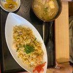 エビ炒飯と豚汁