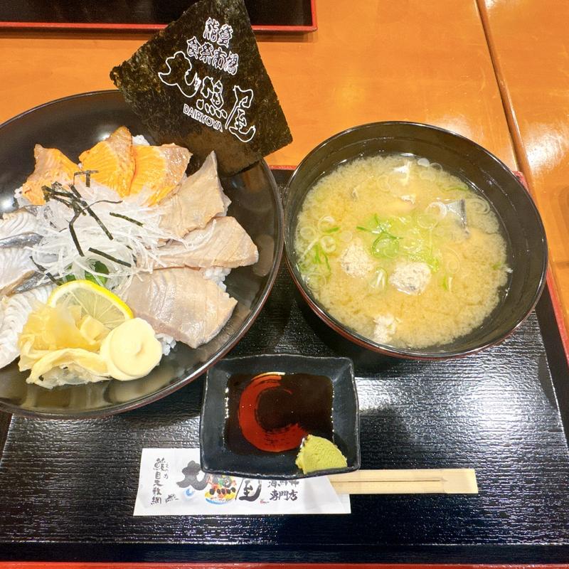 海鮮炙り丼(山田屋 能登食祭市場店)