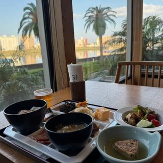 朝食ビュッフェ
