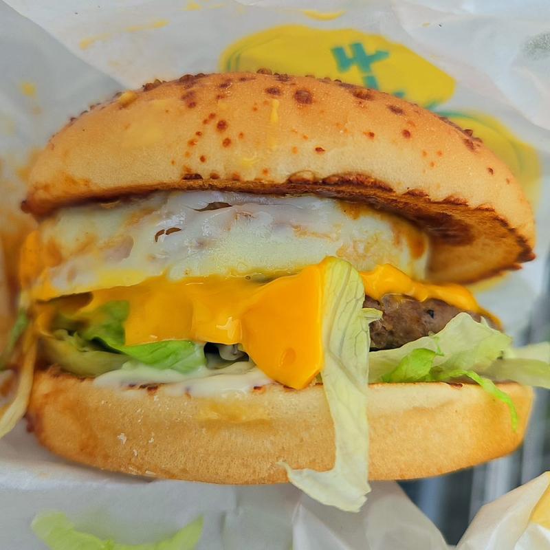 肉厚チーズビーフロコモコ(マクドナルド 祖師谷店)