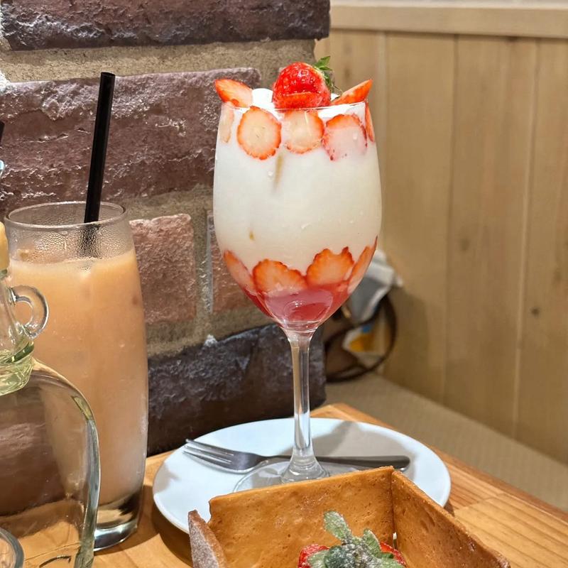 天使の苺ミルク(COLONY by EQI 心斎橋アメ村店)