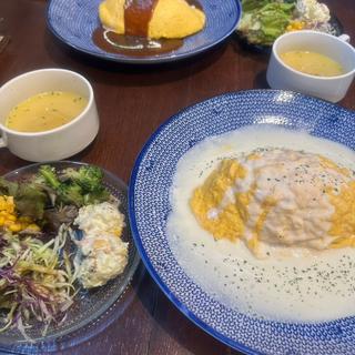 クリームオムライス