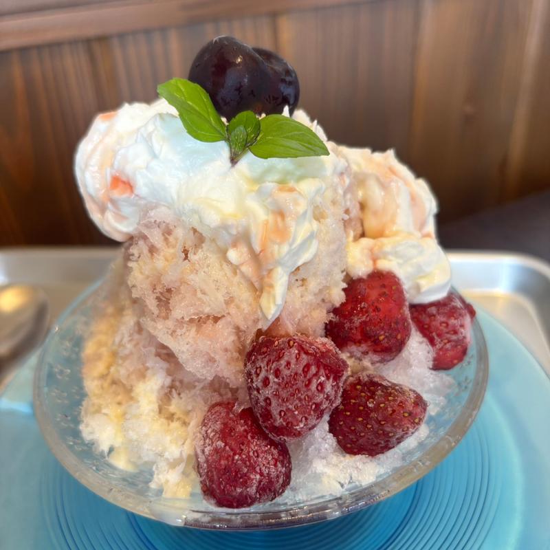 かき氷（いちご）(Fika Mawata)