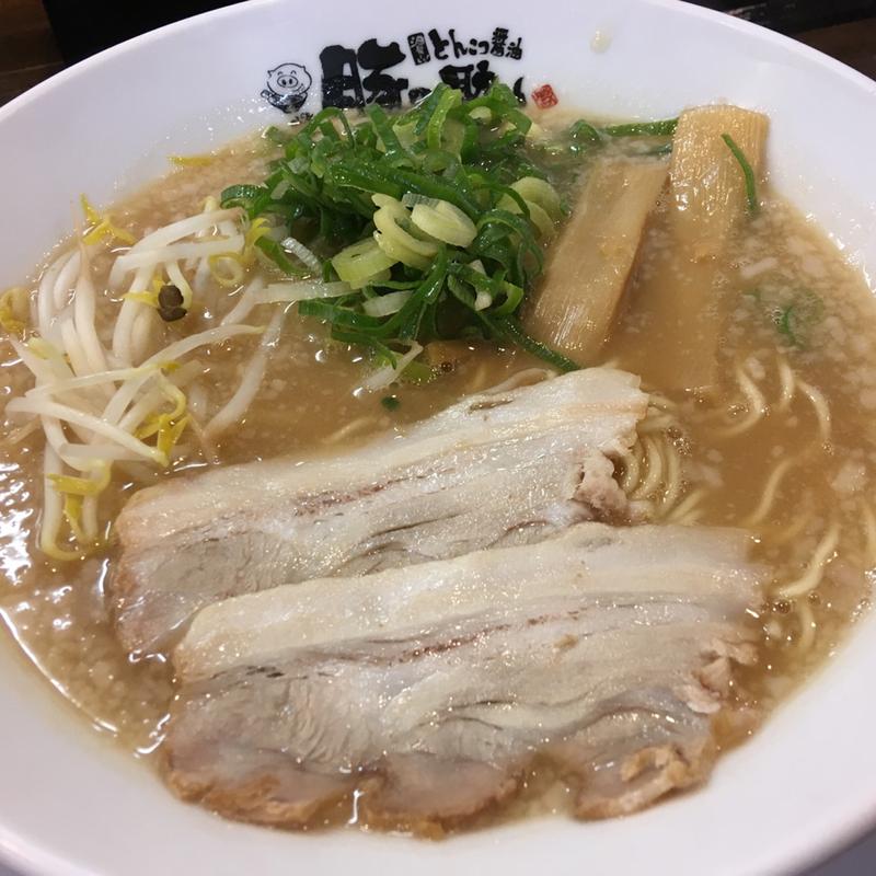 豚骨らーめん(らーめん 豚の助)