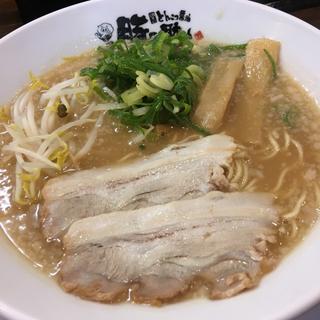 豚骨らーめん(らーめん 豚の助)